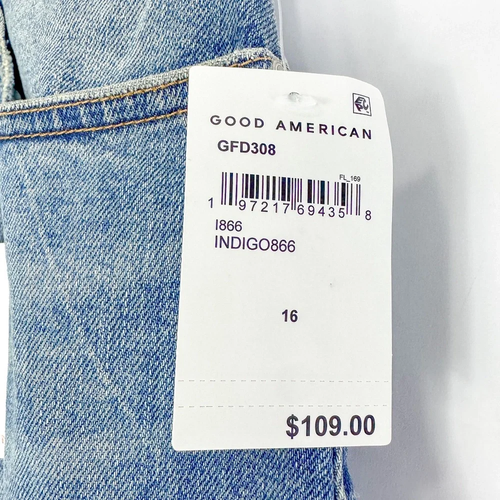 Good American Good 90's Mid Rise Relaxed Denim Shorts - Picture 2 of 7